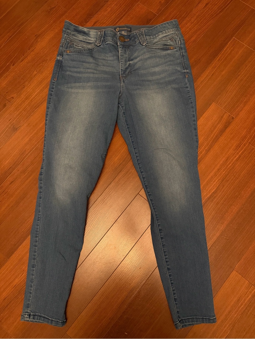 Democracy Skinny Jeans in Faded Blue Wash